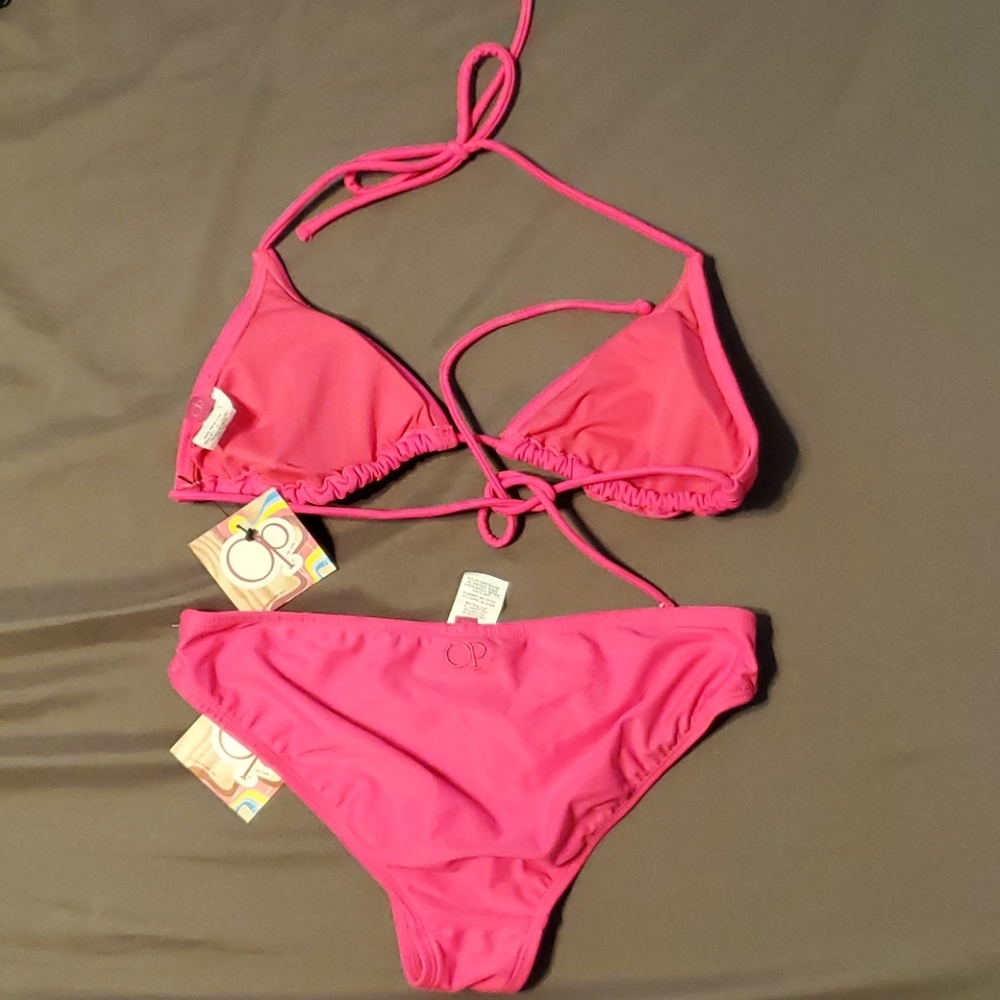 Pink Bikini - Picture 2 of 7